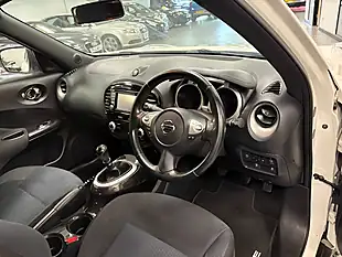 Used 2014 Nissan Juke Acenta Premium White - Interior and Exterior details 16