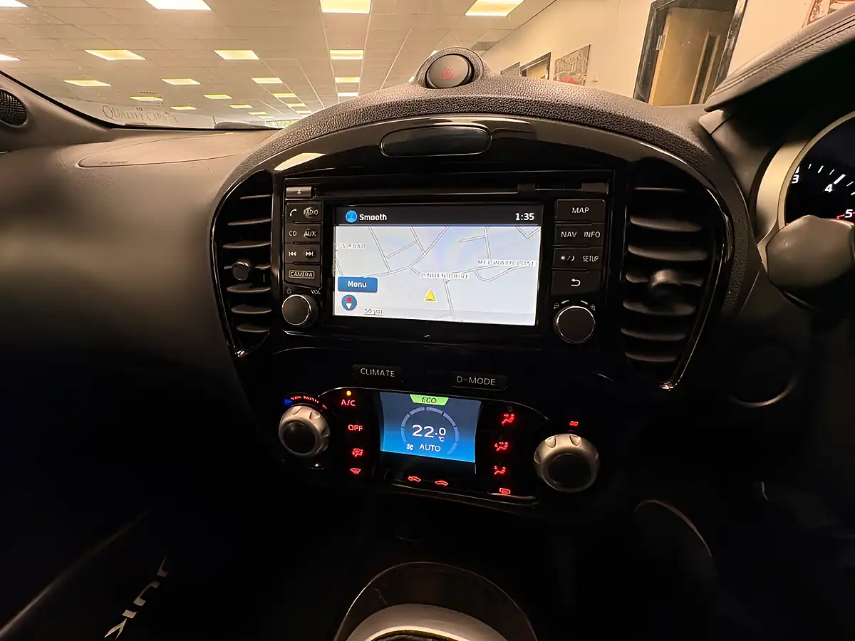 Used 2014 Nissan Juke Acenta Premium White - Interior and Exterior details 3
