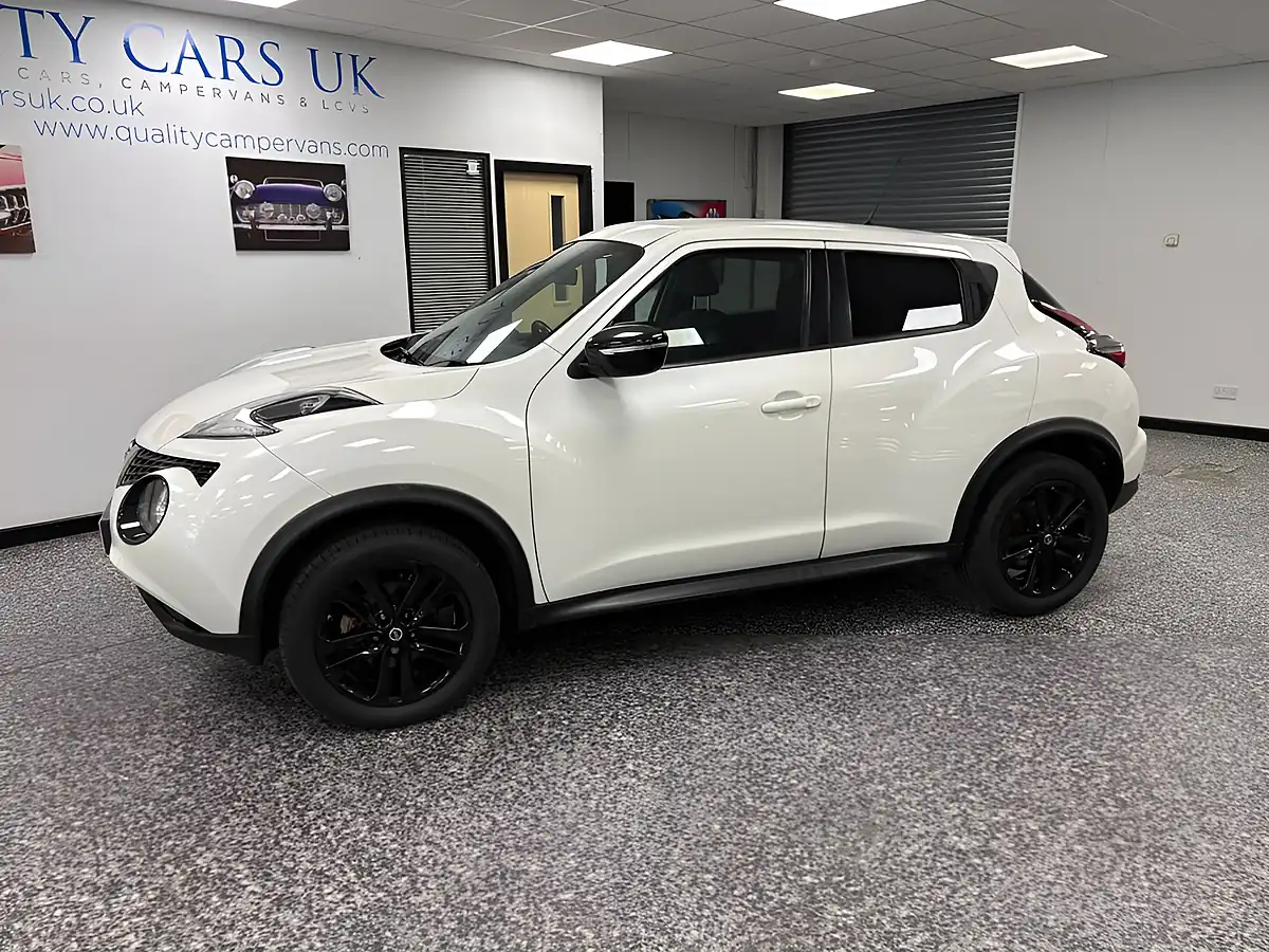 Used 2014 Nissan Juke Acenta Premium White - Interior and Exterior details 5