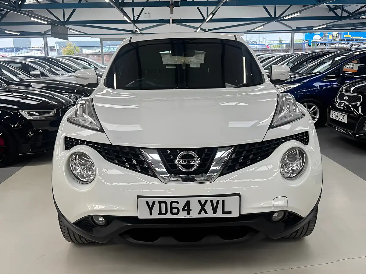 Used 2014 Nissan Juke Acenta Premium White - Interior and Exterior details 10