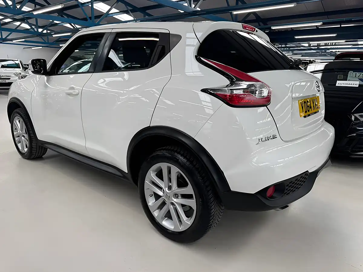 Used 2014 Nissan Juke Acenta Premium White - Interior and Exterior details 4