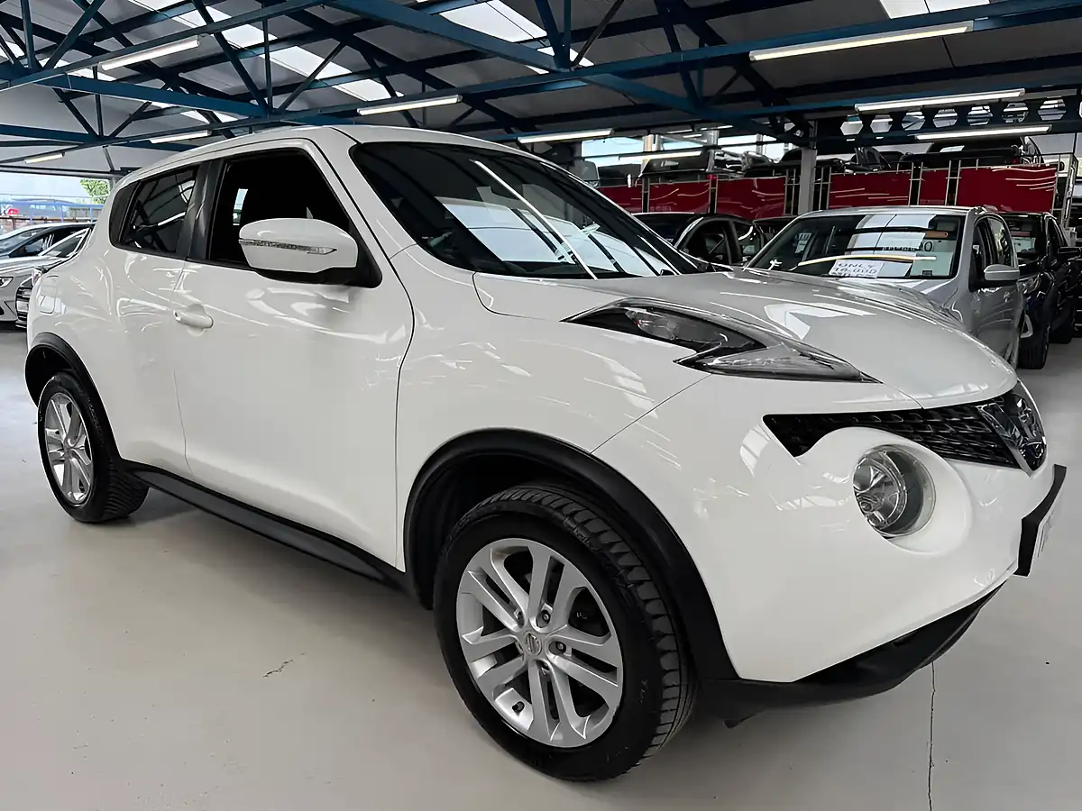 Used 2014 Nissan Juke Acenta Premium White - Interior and Exterior details 7