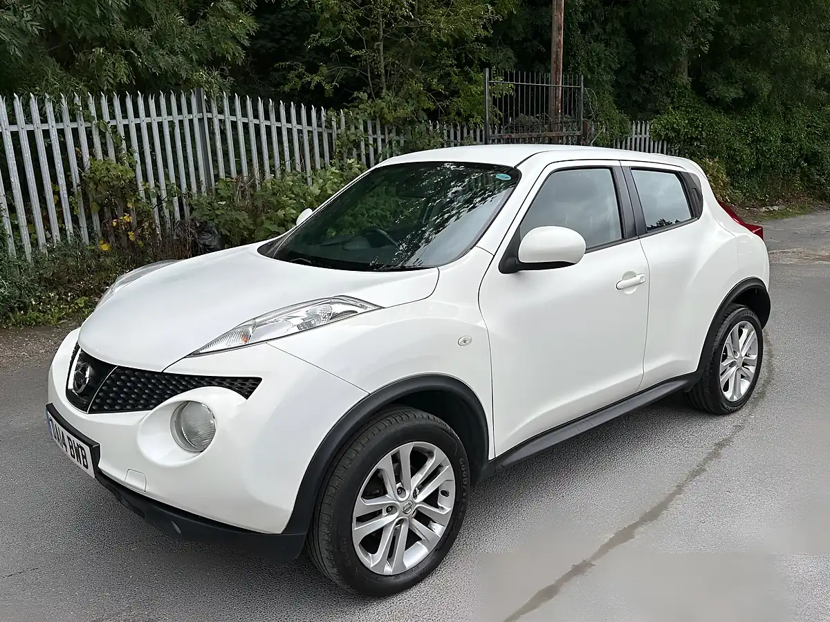 Used 2014 Nissan Juke Acenta White - Front View