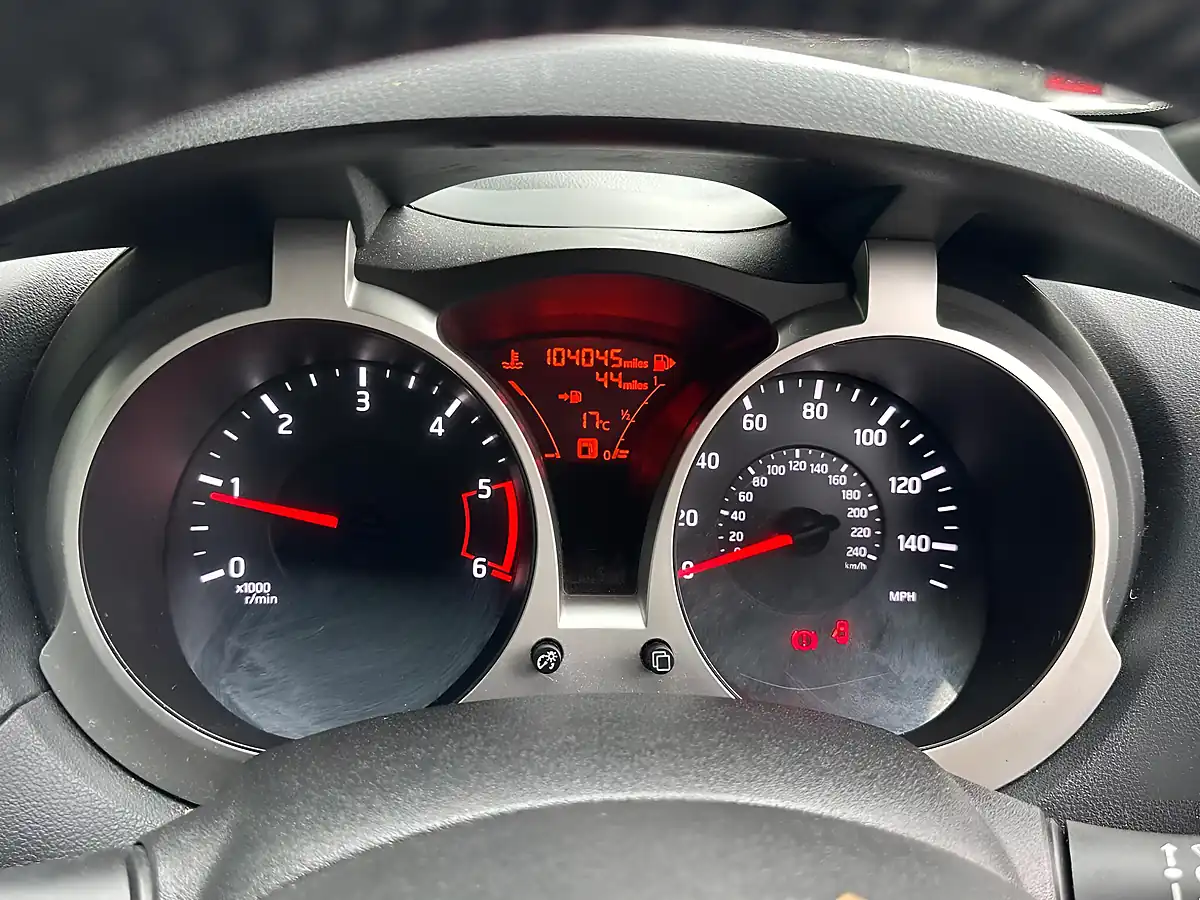 Used 2014 Nissan Juke Acenta White - Interior and Exterior details 13