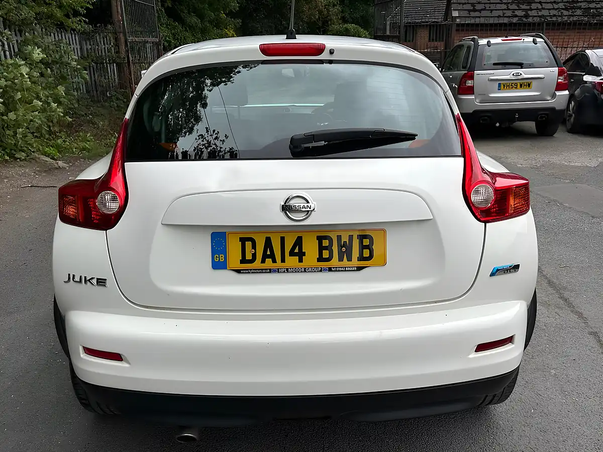 Used 2014 Nissan Juke Acenta White - Interior and Exterior details 6