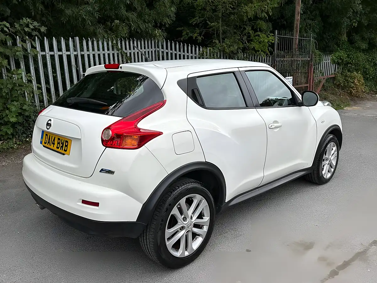Used 2014 Nissan Juke Acenta White - Interior and Exterior details 7