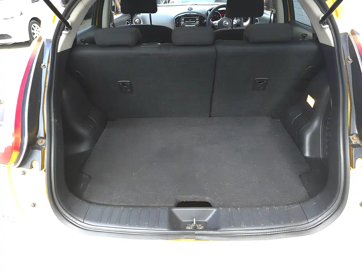 Used 2014 Nissan Juke Acenta Yellow - Interior and Exterior details 19