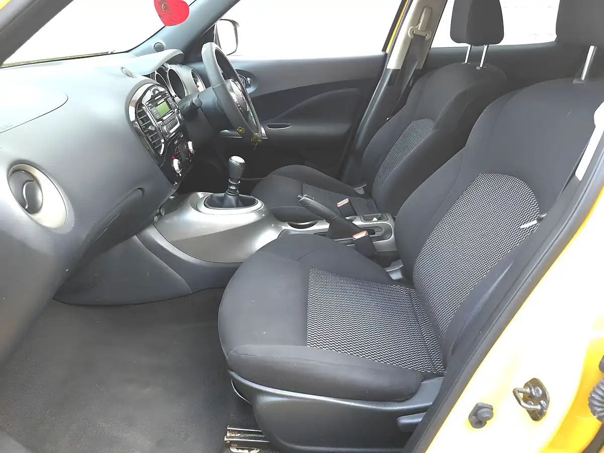 Used 2014 Nissan Juke Acenta Yellow - Interior and Exterior details 20