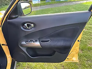 Used 2014 Nissan Juke Acenta Yellow - Interior and Exterior details 11