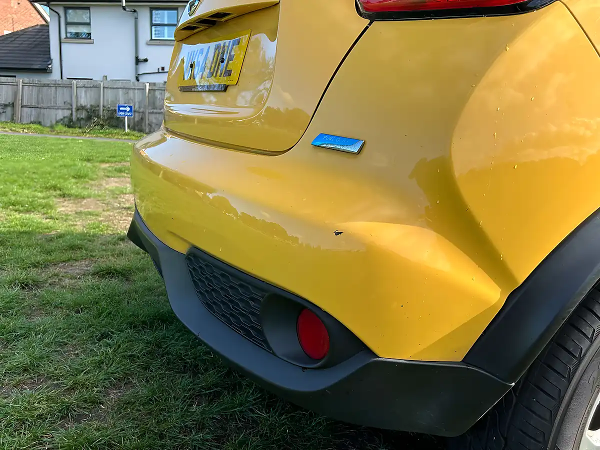 Used 2014 Nissan Juke Acenta Yellow - Interior and Exterior details 12