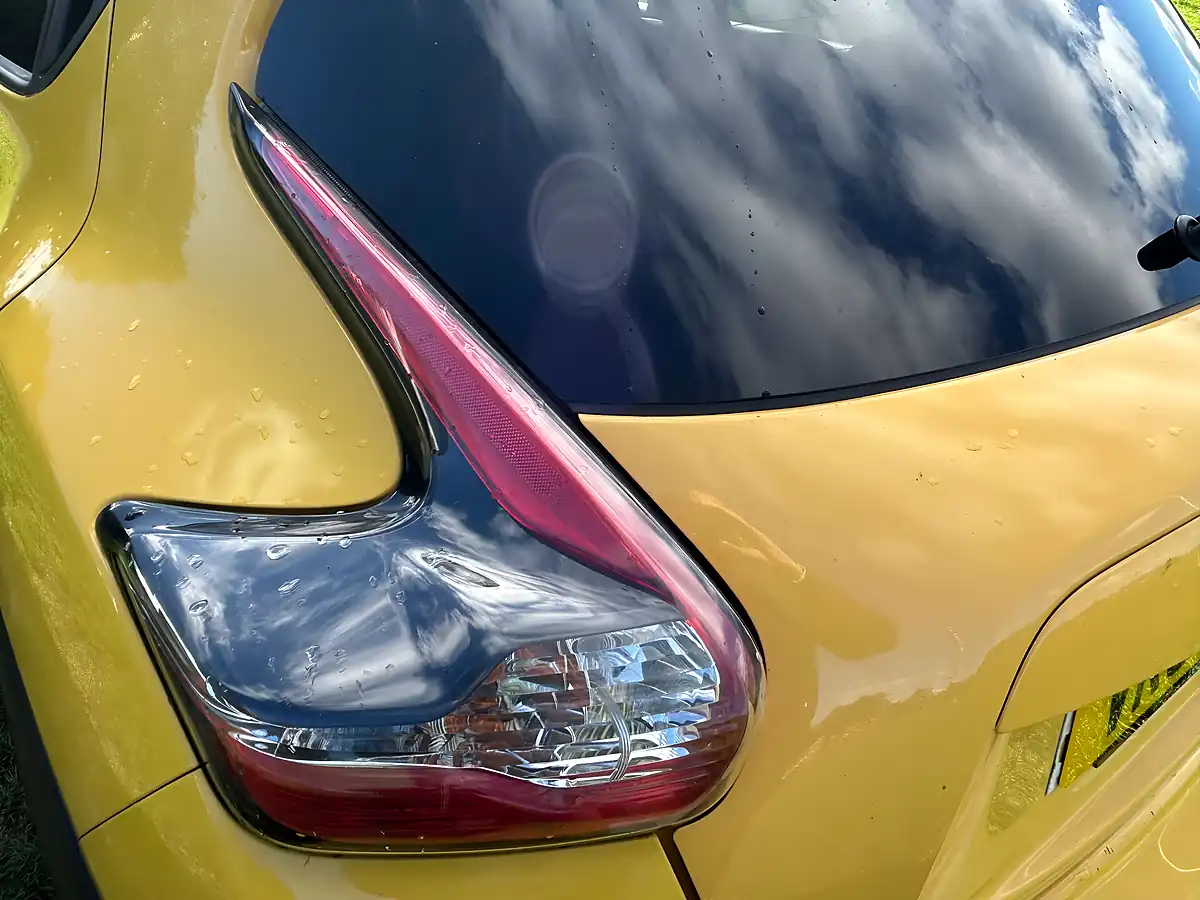 Used 2014 Nissan Juke Acenta Yellow - Interior and Exterior details 13