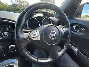 Used 2014 Nissan Juke Acenta Yellow - Interior and Exterior details 15