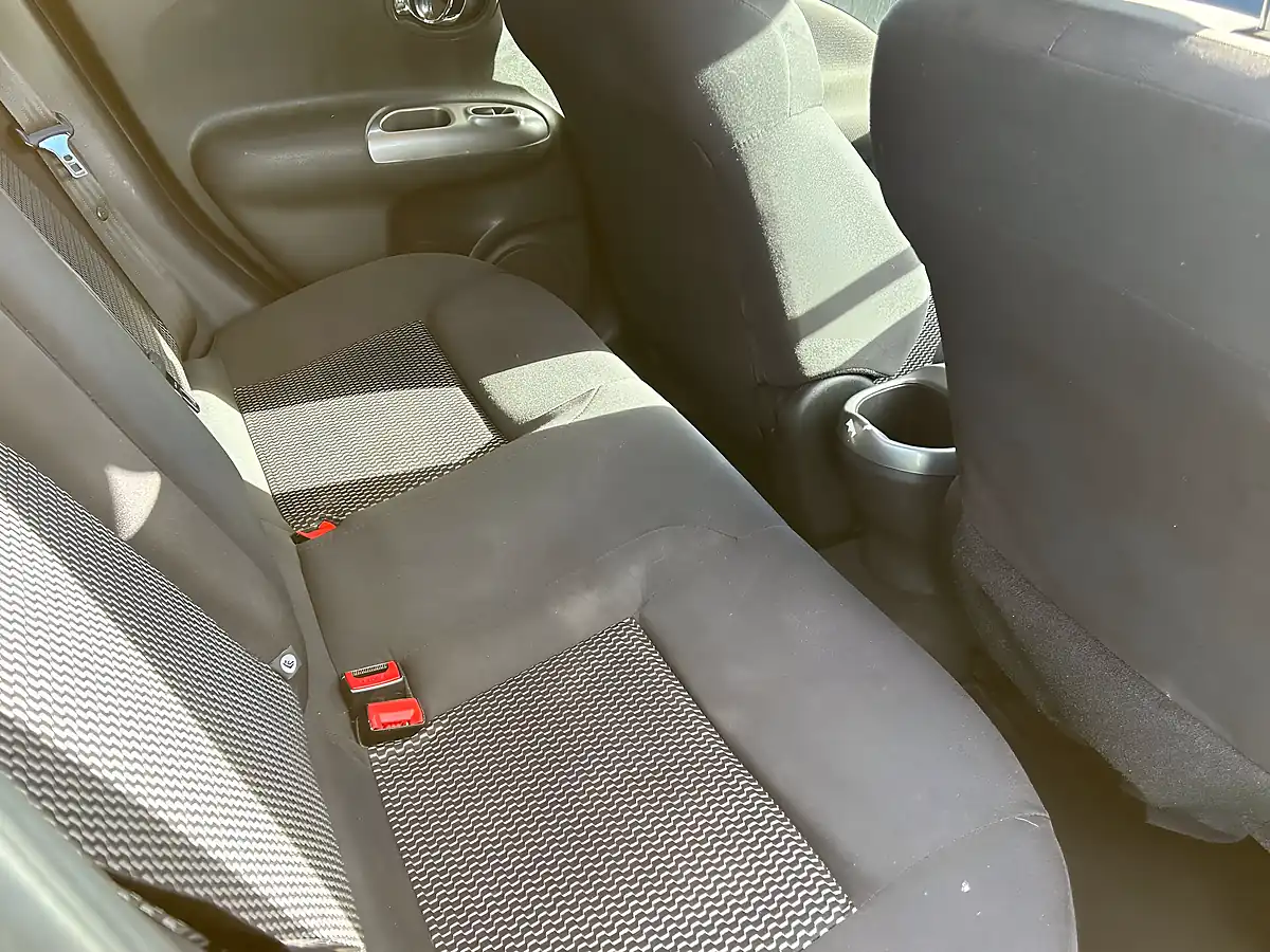 Used 2014 Nissan Juke Acenta Yellow - Interior and Exterior details 18