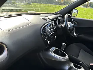 Used 2014 Nissan Juke Acenta Yellow - Interior and Exterior details 19
