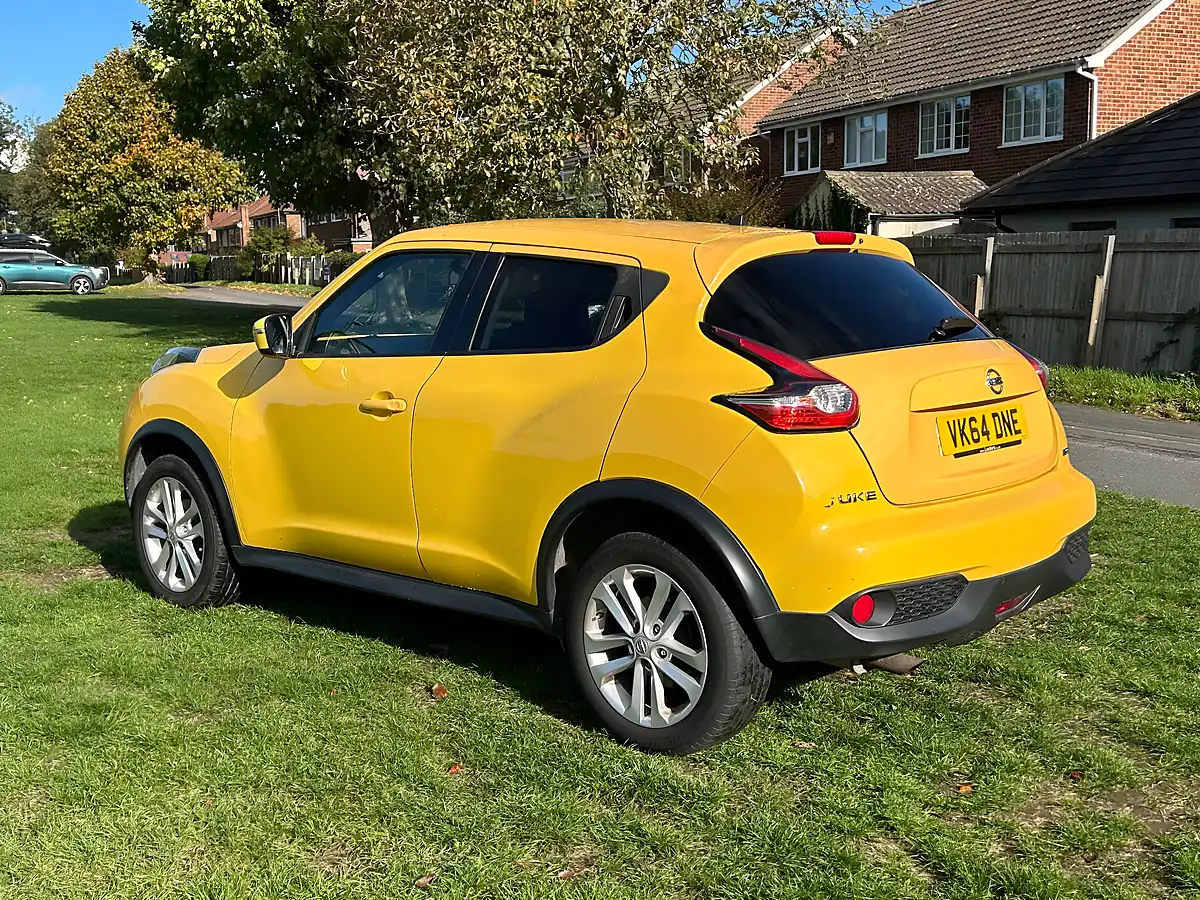Used 2014 Nissan Juke Acenta Yellow - Interior and Exterior details 7