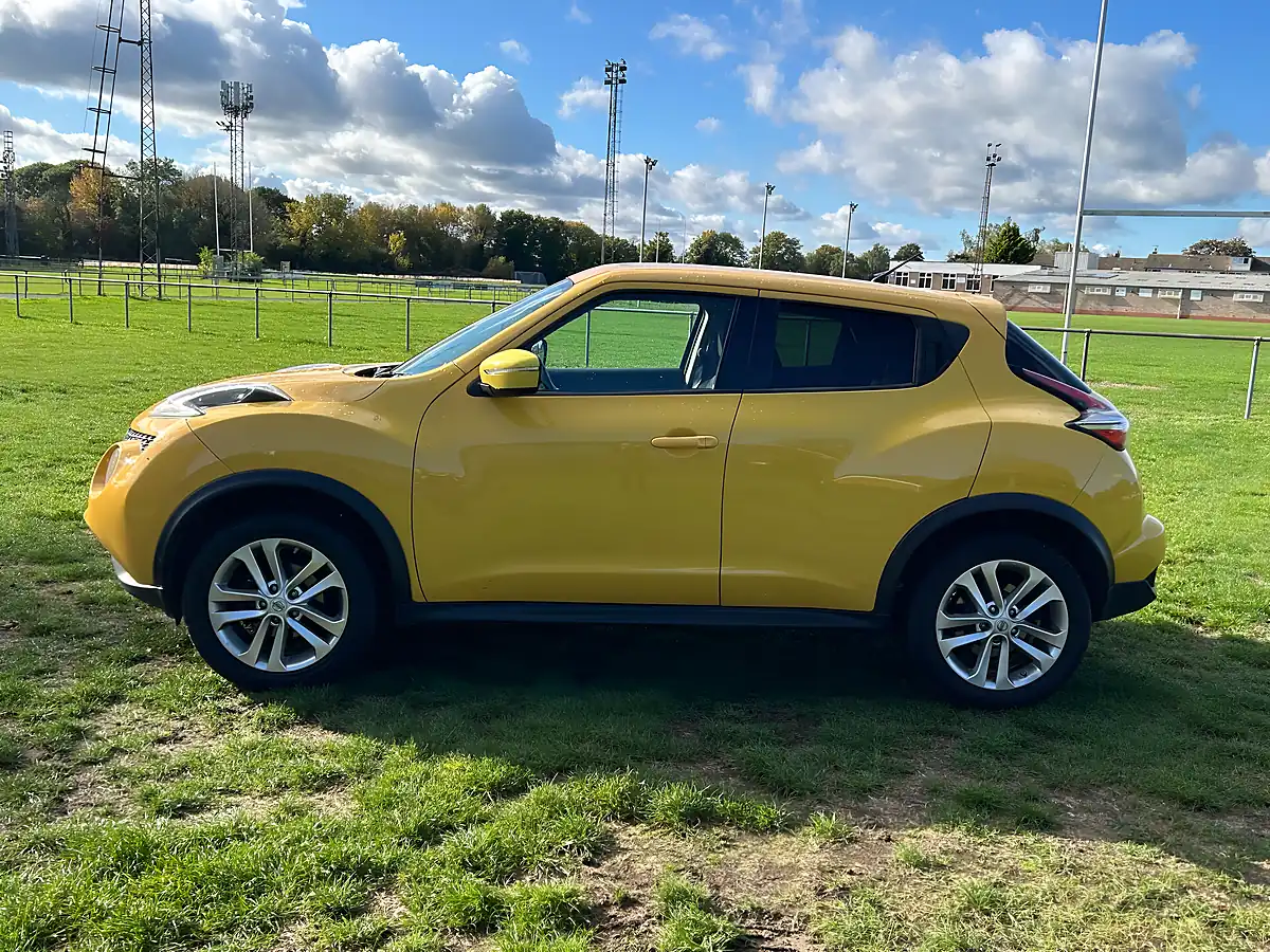 Used 2014 Nissan Juke Acenta Yellow - Interior and Exterior details 8
