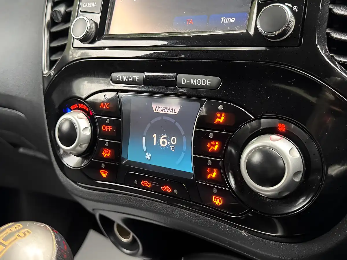 Used 2014 Nissan Juke N-Tec Black - Interior and Exterior details 18