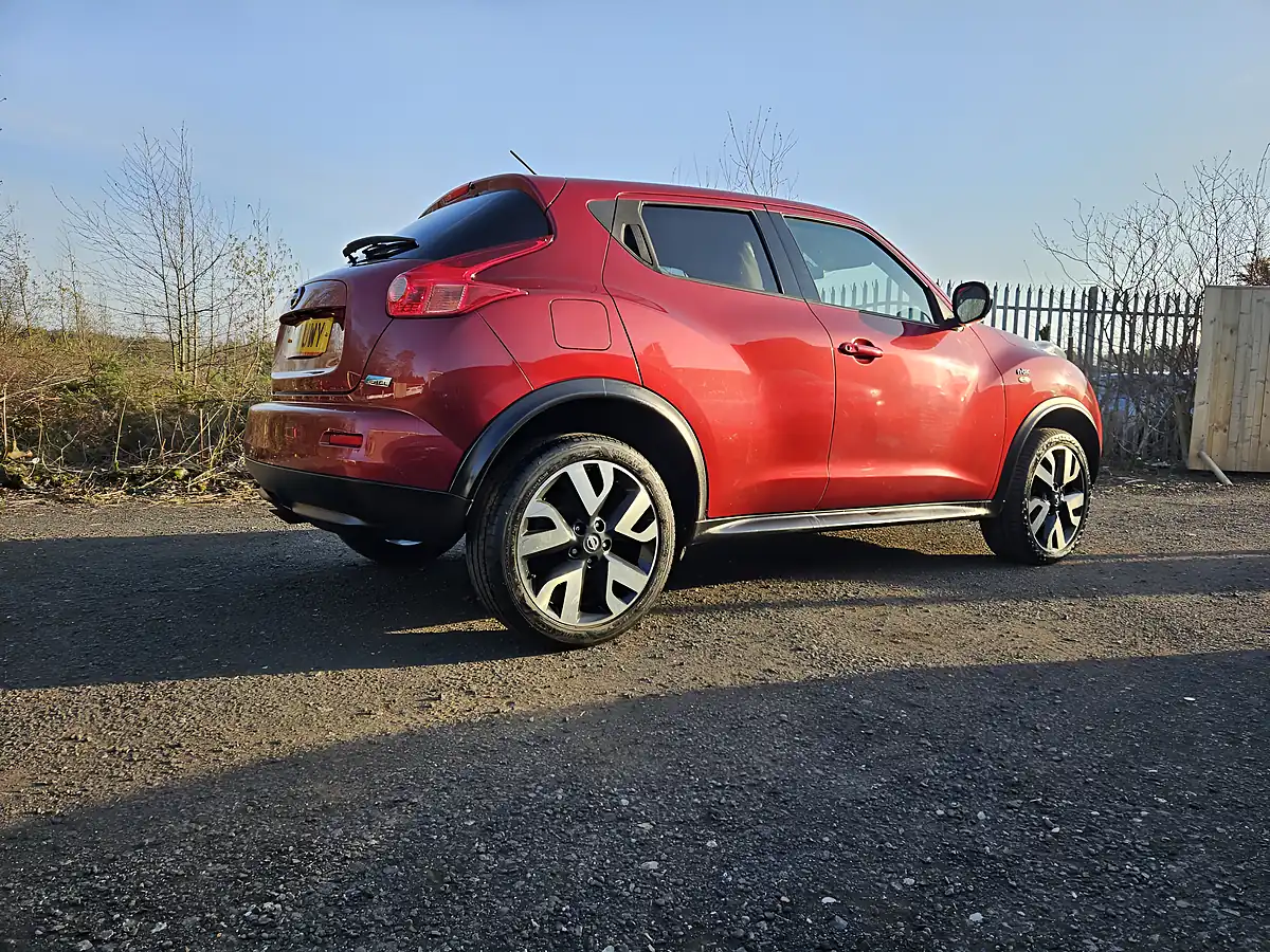 Used 2014 Nissan Juke N-Tec Red - Interior and Exterior details 6
