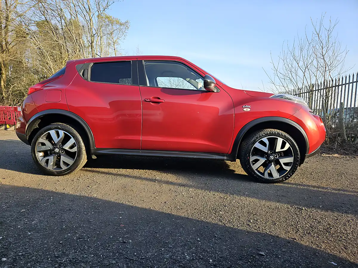 Used 2014 Nissan Juke N-Tec Red - Interior and Exterior details 7