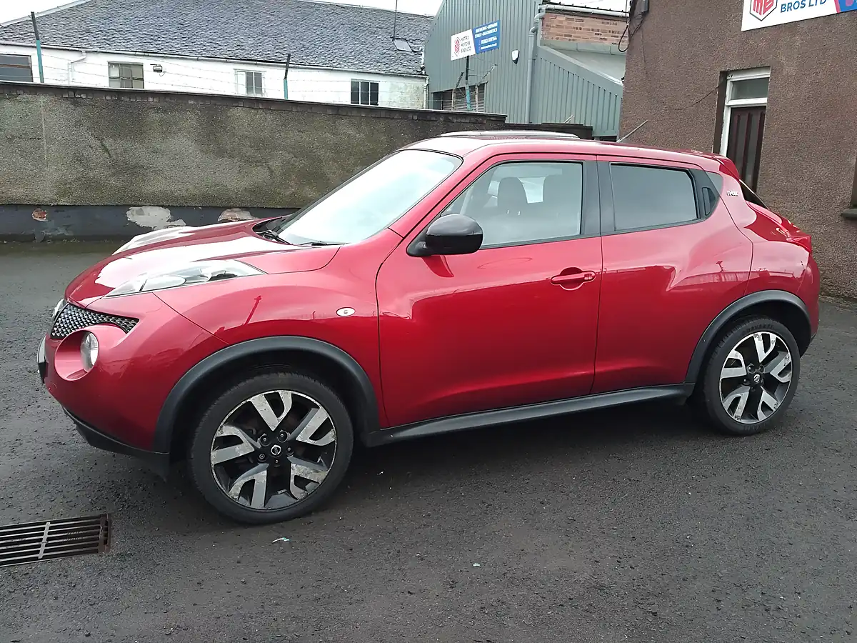 Used 2014 Nissan Juke N-Tec Red - Front View