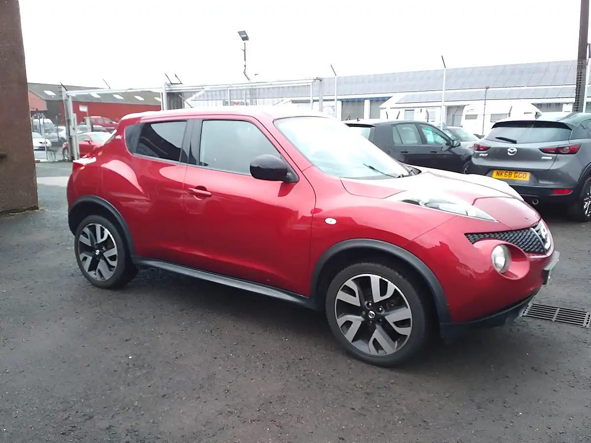 Used 2014 Nissan Juke N-Tec Red - Interior and Exterior details 7