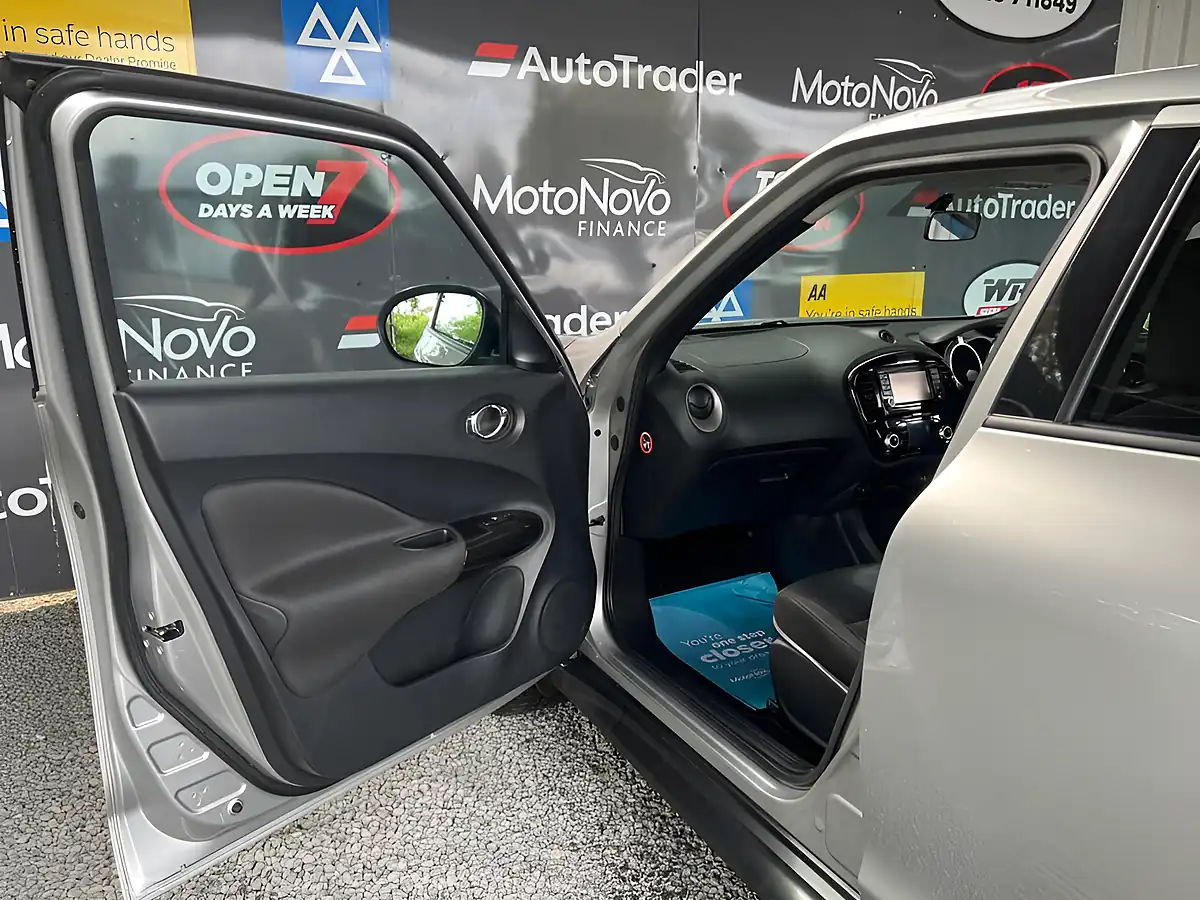 Used 2014 Nissan Juke N-Tec Silver - Interior and Exterior details 13