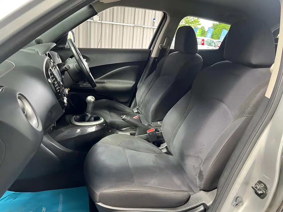 Used 2014 Nissan Juke N-Tec Silver - Interior and Exterior details 14