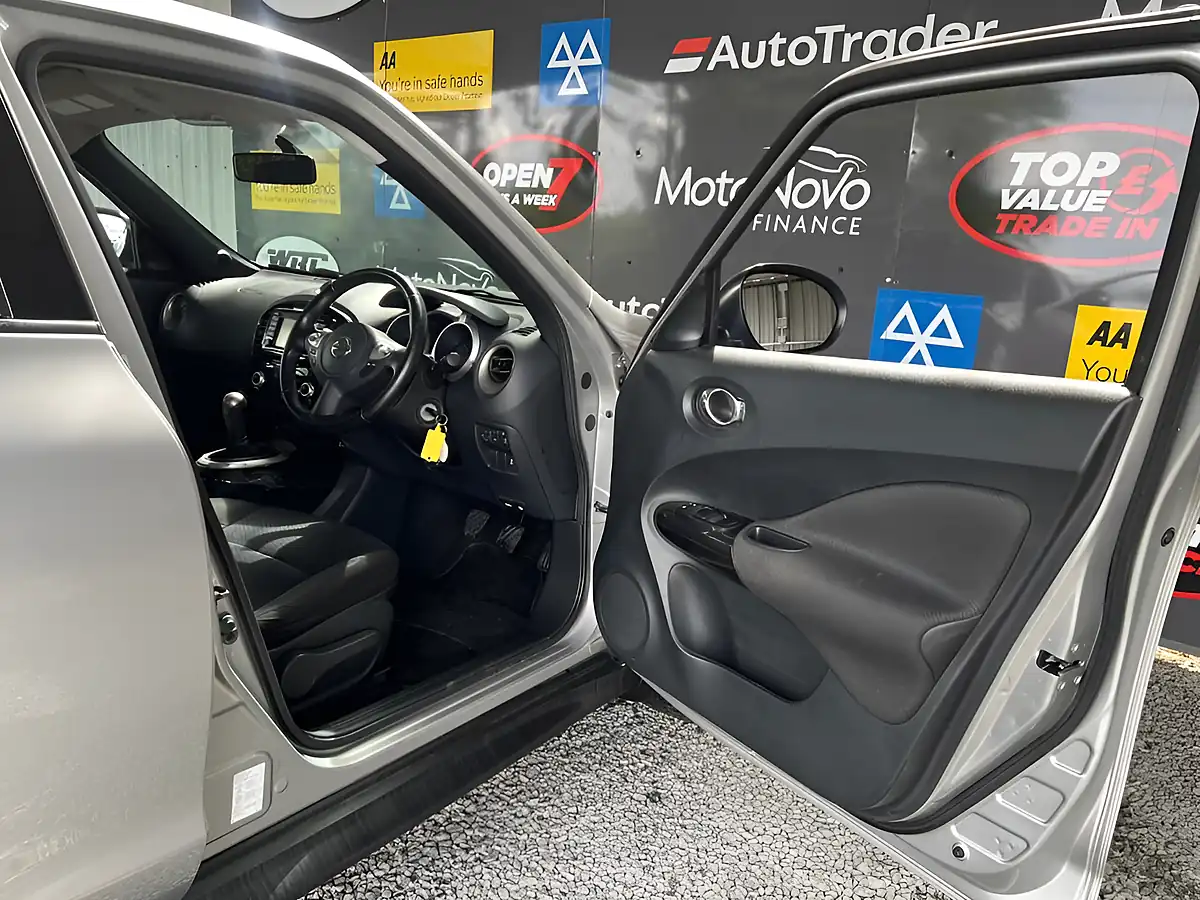 Used 2014 Nissan Juke N-Tec Silver - Interior and Exterior details 16