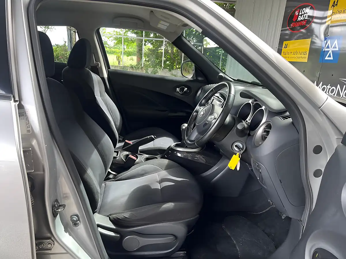 Used 2014 Nissan Juke N-Tec Silver - Interior and Exterior details 17