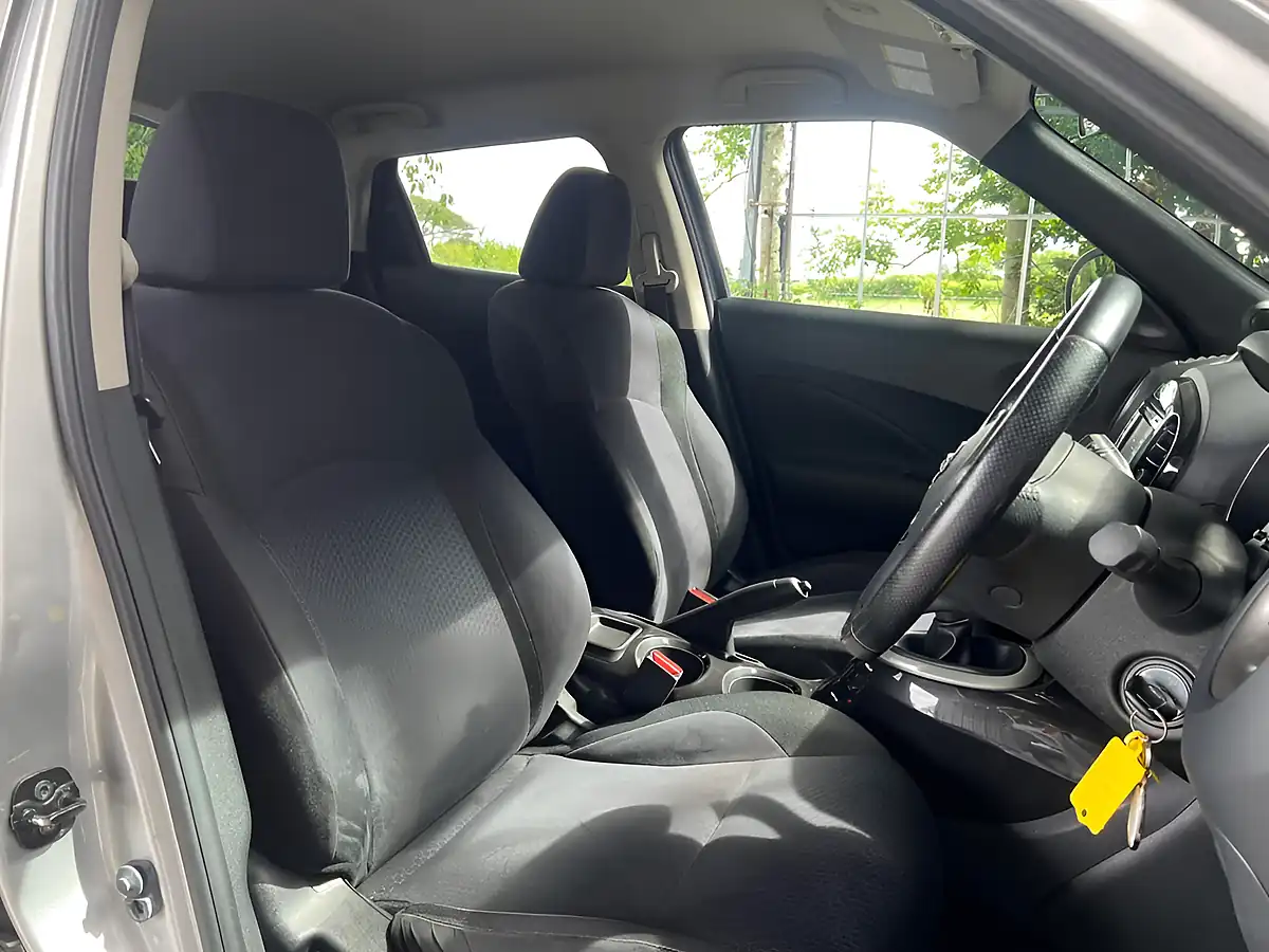 Used 2014 Nissan Juke N-Tec Silver - Interior and Exterior details 18