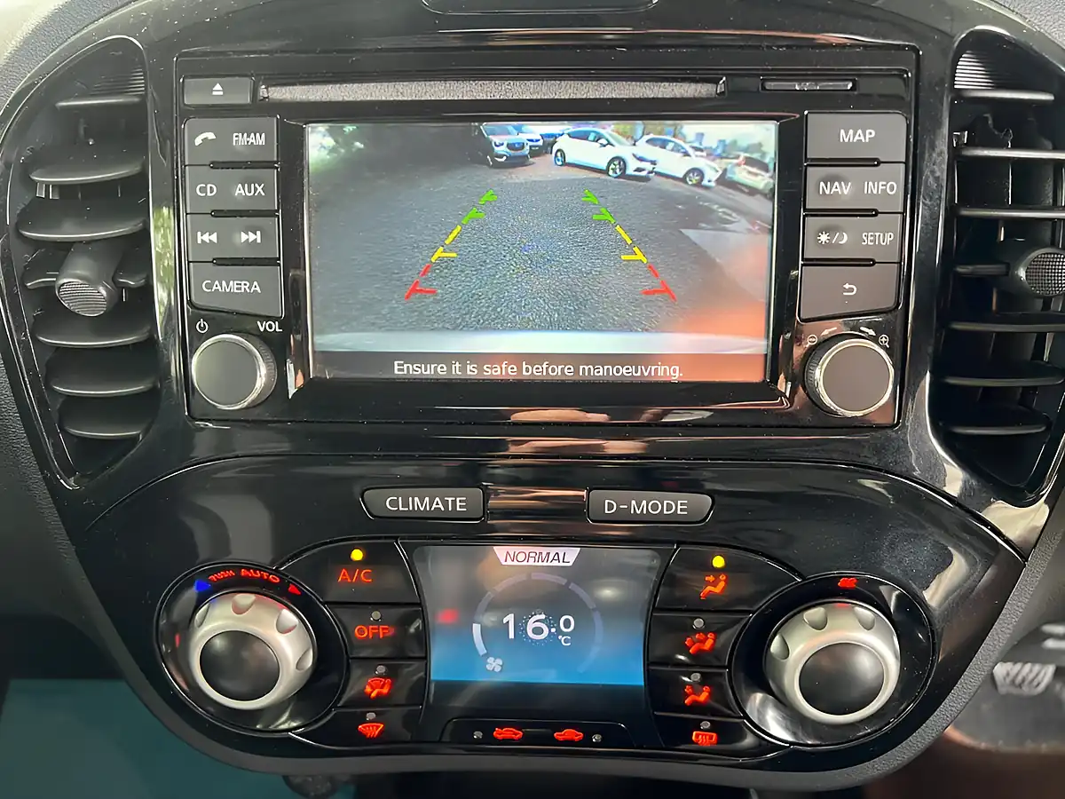 Used 2014 Nissan Juke N-Tec Silver - Interior and Exterior details 20