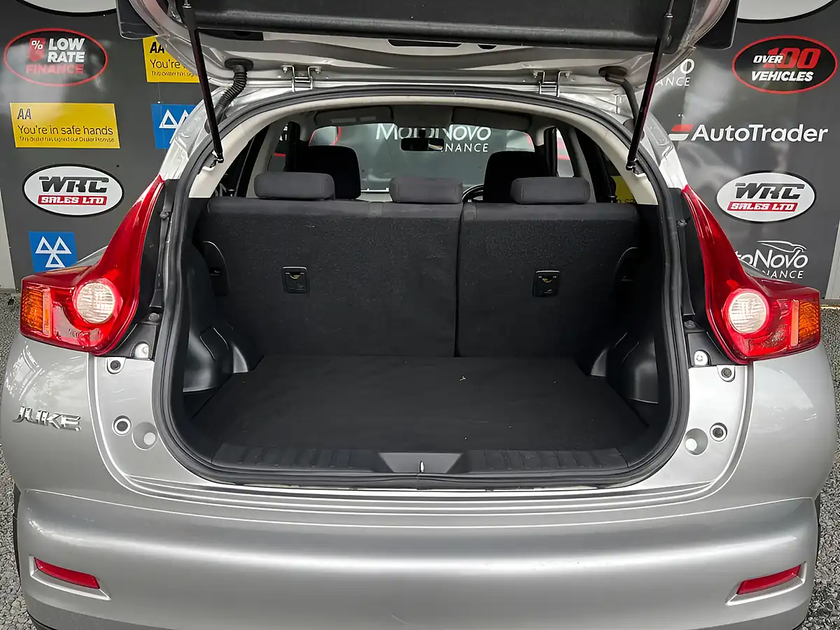 Used 2014 Nissan Juke N-Tec Silver - Interior and Exterior details 8