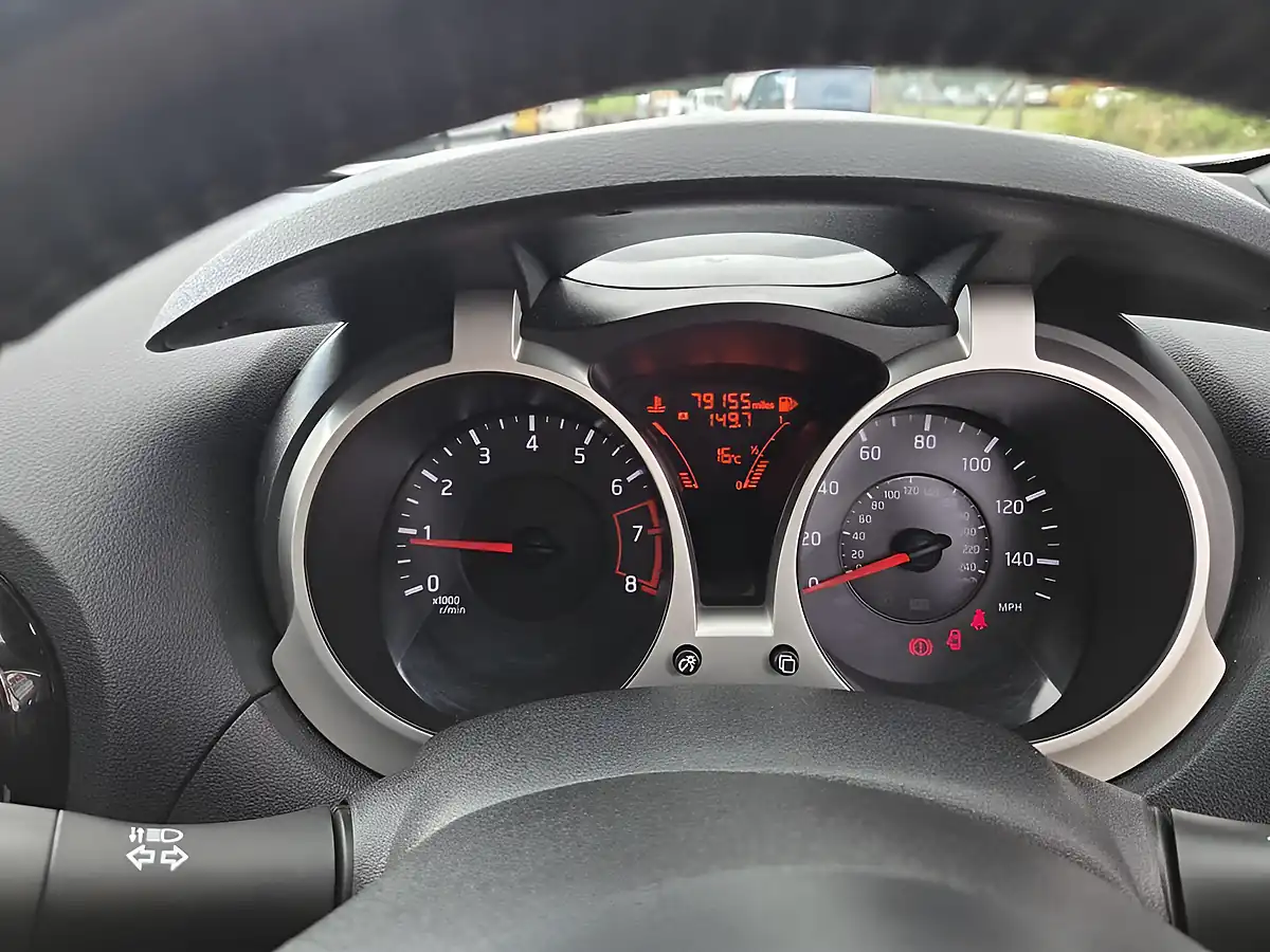 Used 2014 Nissan Juke N-Tec White - Interior and Exterior details 11