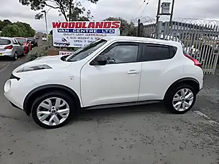 Used 2014 Nissan Juke N-Tec White - Interior and Exterior details 4