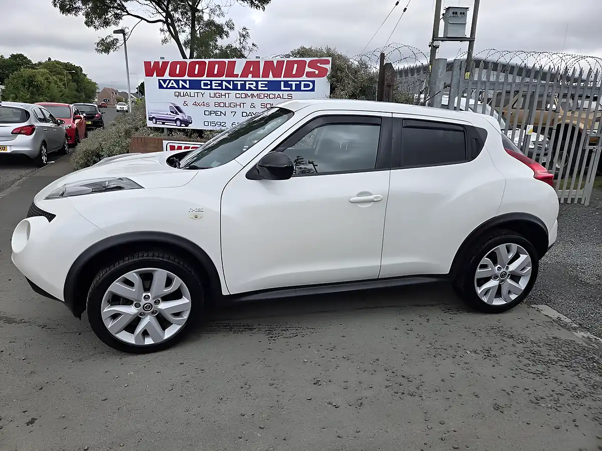 Used 2014 Nissan Juke N-Tec White - Interior and Exterior details 4