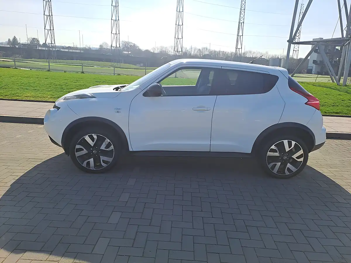 Used 2014 Nissan Juke N-Tec White - Interior and Exterior details 4
