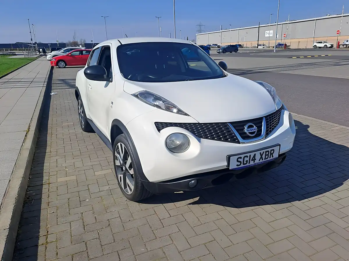 Used 2014 Nissan Juke N-Tec White - Interior and Exterior details 5