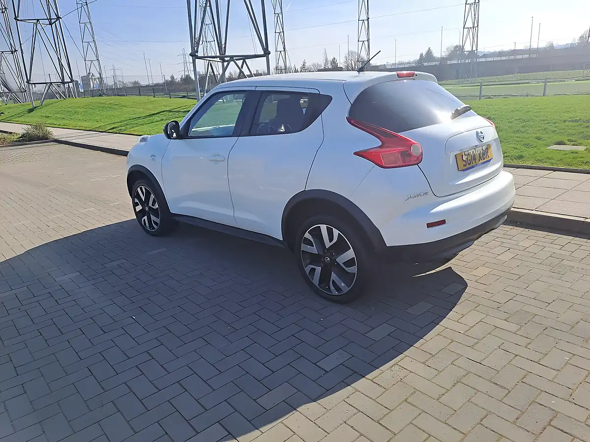 Used 2014 Nissan Juke N-Tec White - Interior and Exterior details 6