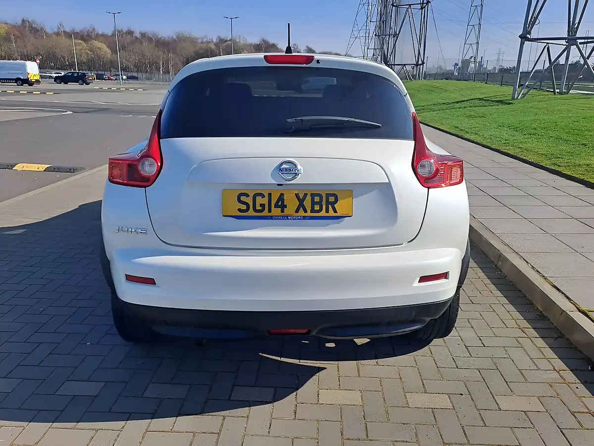 Used 2014 Nissan Juke N-Tec White - Interior and Exterior details 8