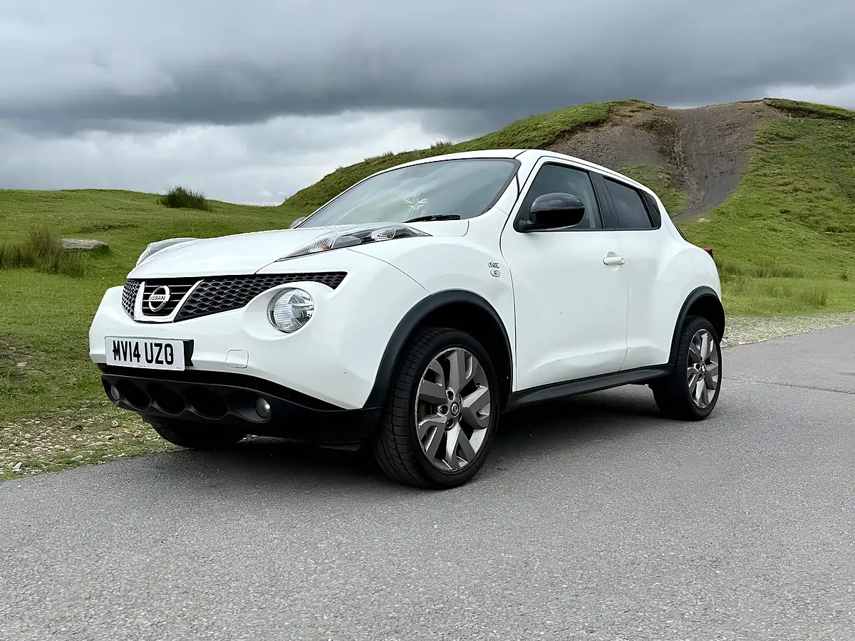 Used 2014 Nissan Juke N-Tec White - Interior and Exterior details 11