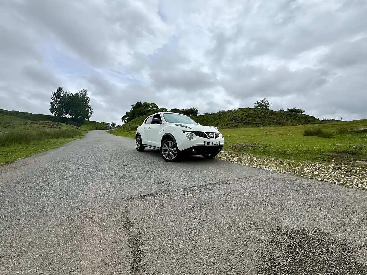 Used 2014 Nissan Juke N-Tec White - Interior and Exterior details 12