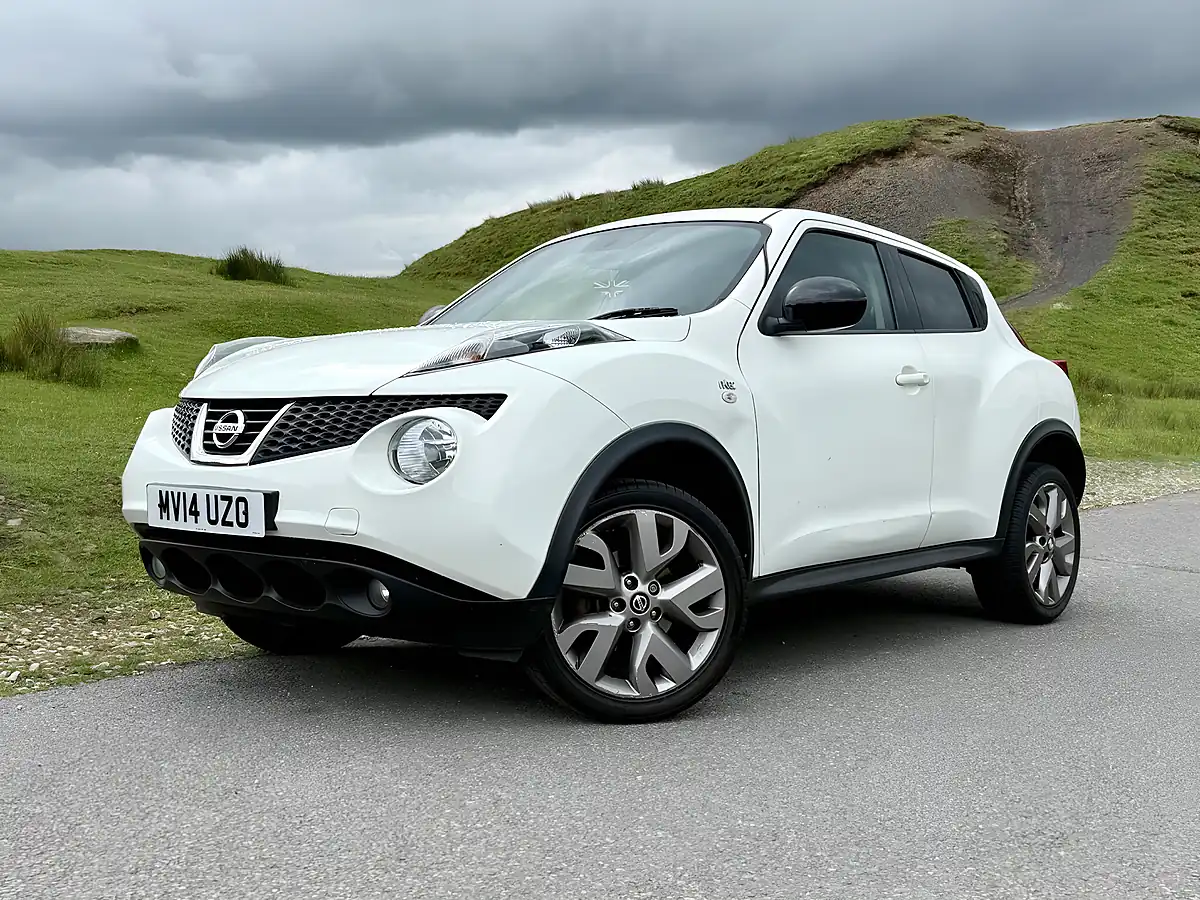 Used 2014 Nissan Juke N-Tec White - Interior and Exterior details 4