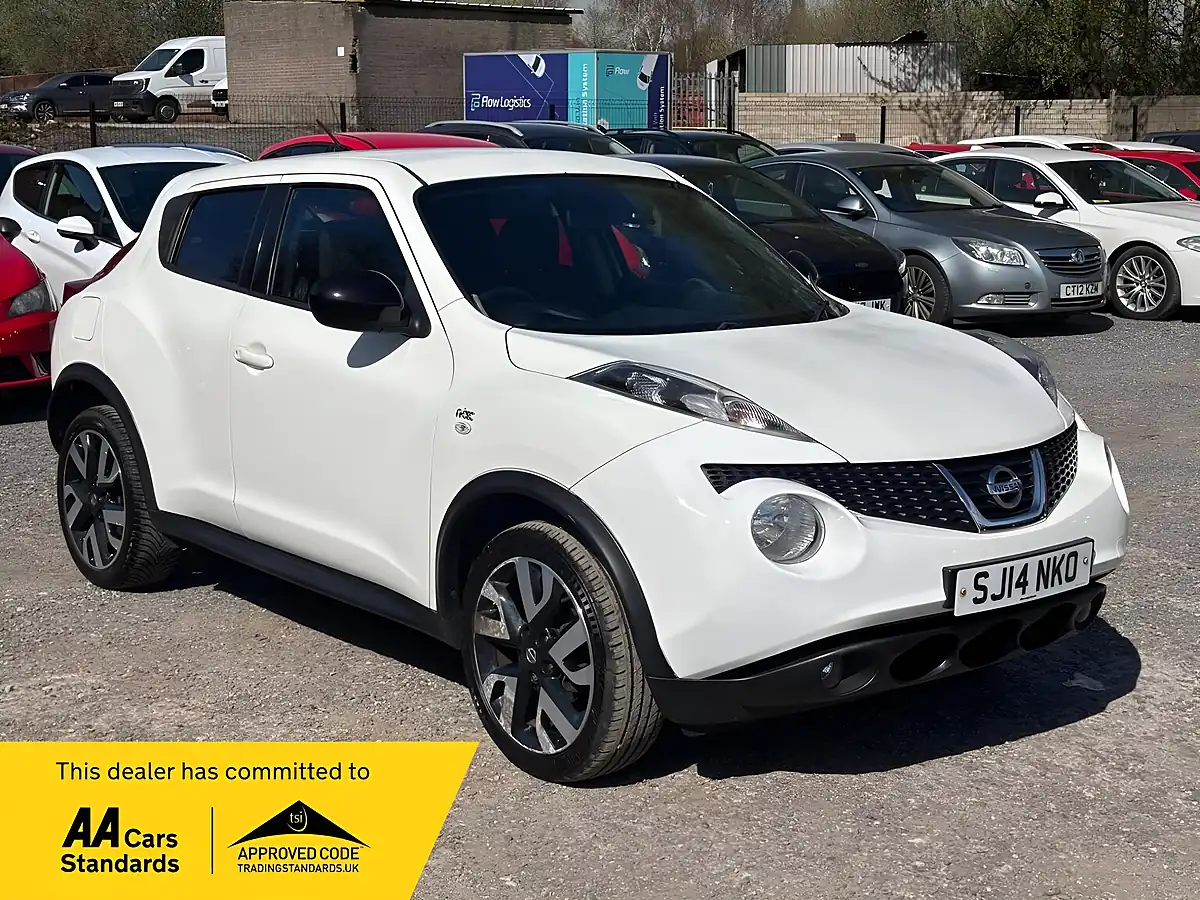 Used 2014 Nissan Juke N-Tec White - Front View