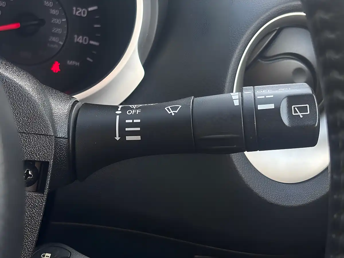 Used 2014 Nissan Juke N-Tec White - Interior and Exterior details 17