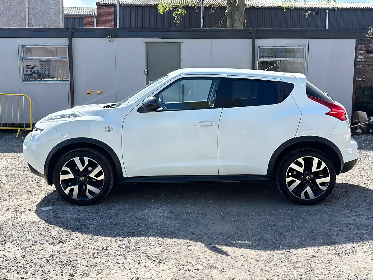 Used 2014 Nissan Juke N-Tec White - Interior and Exterior details 4