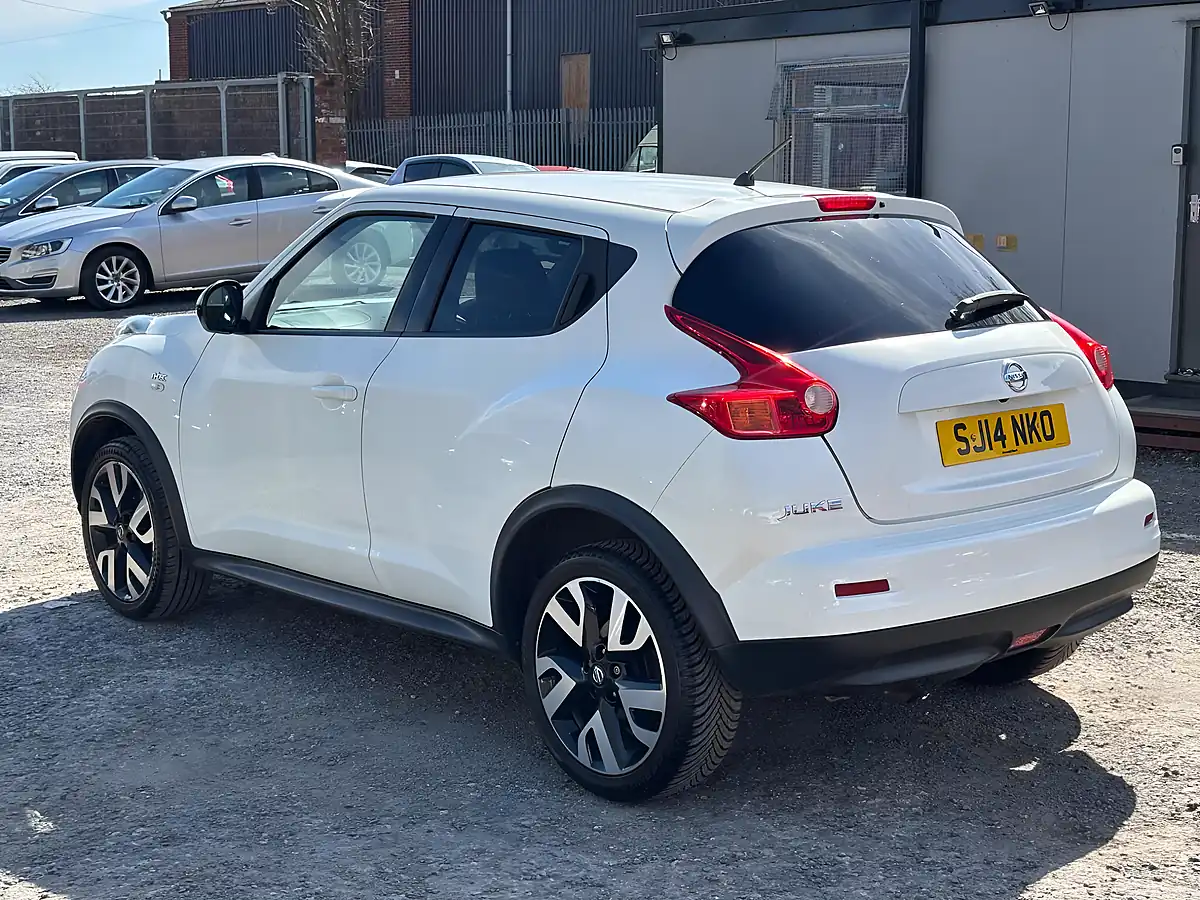 Used 2014 Nissan Juke N-Tec White - Interior and Exterior details 5