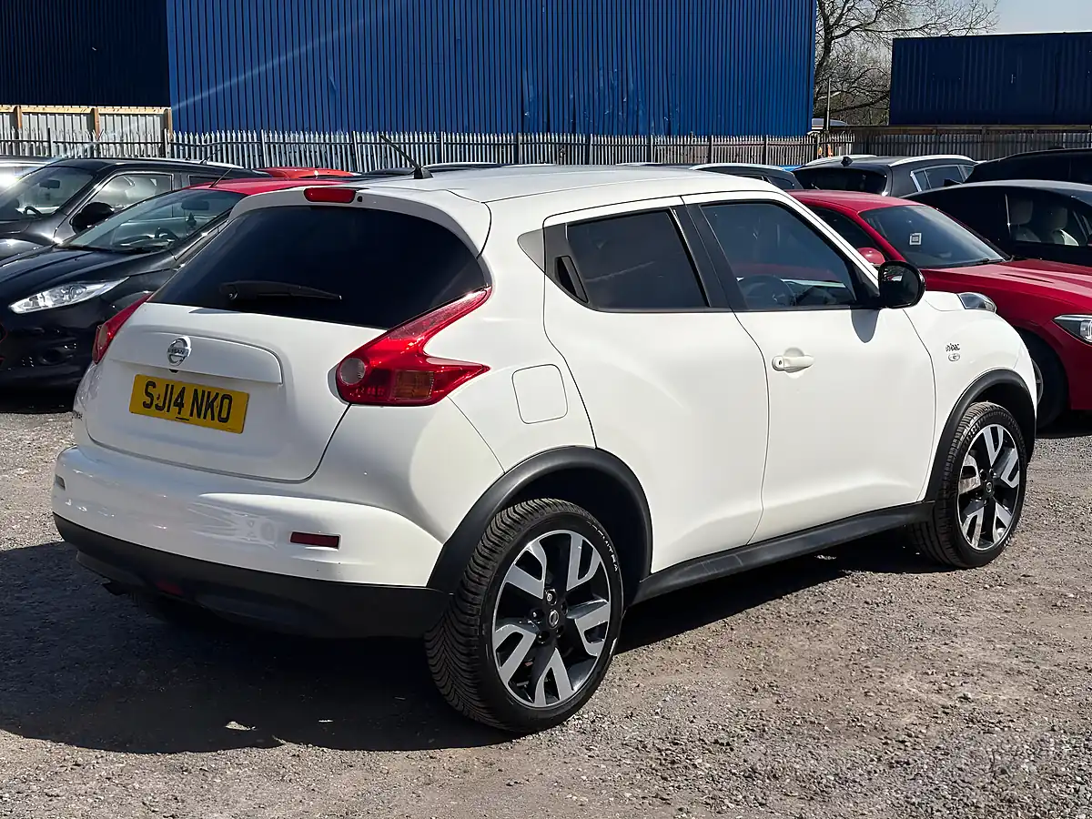 Used 2014 Nissan Juke N-Tec White - Interior and Exterior details 7