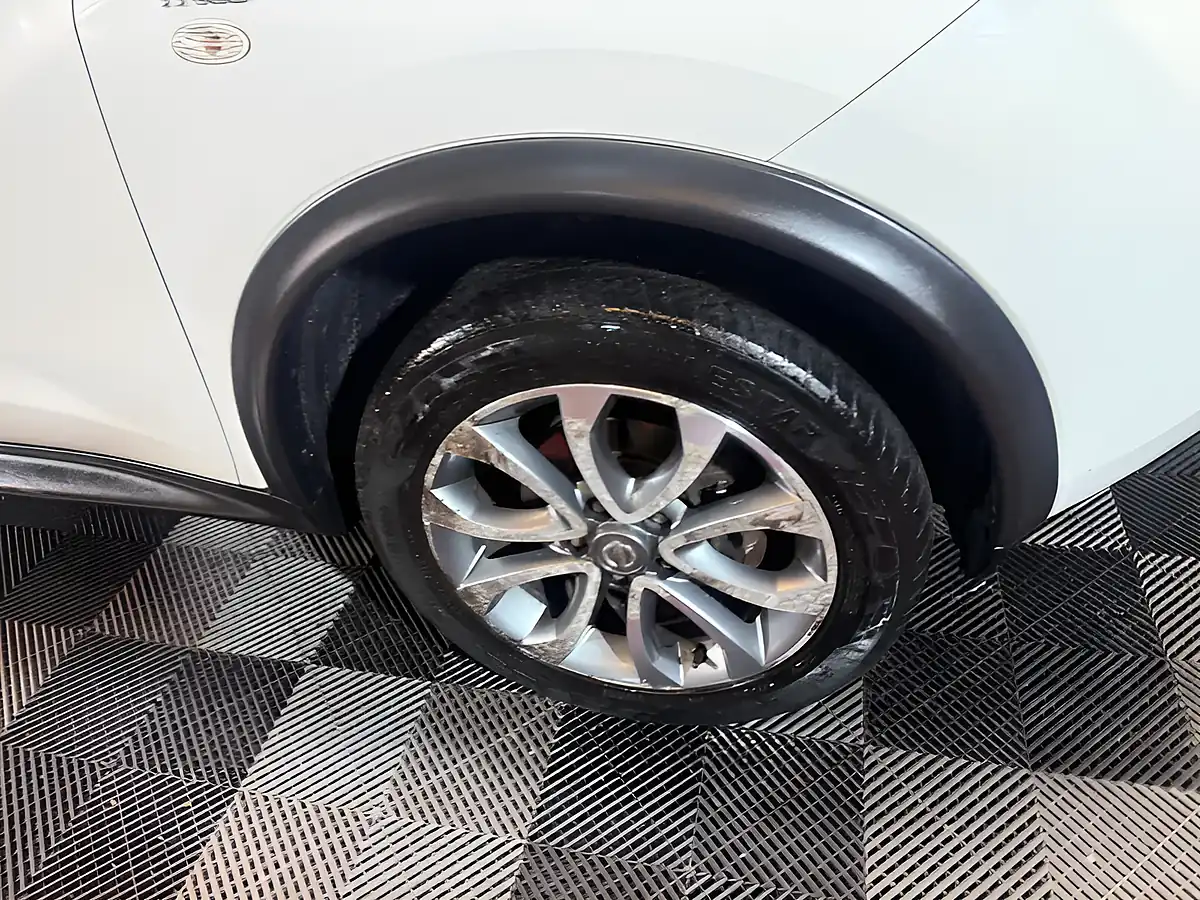 Used 2014 Nissan Juke N-Tec White - Interior and Exterior details 13