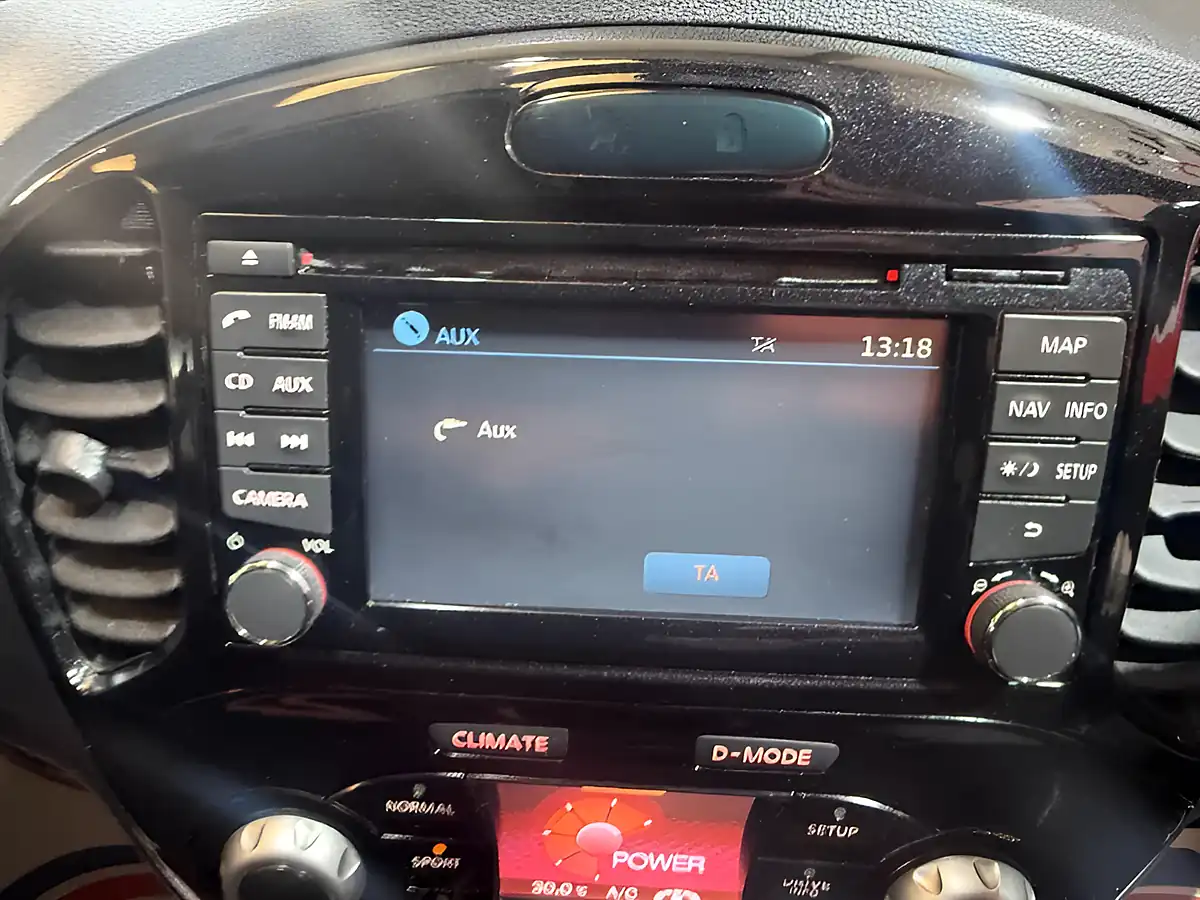 Used 2014 Nissan Juke N-Tec White - Interior and Exterior details 15