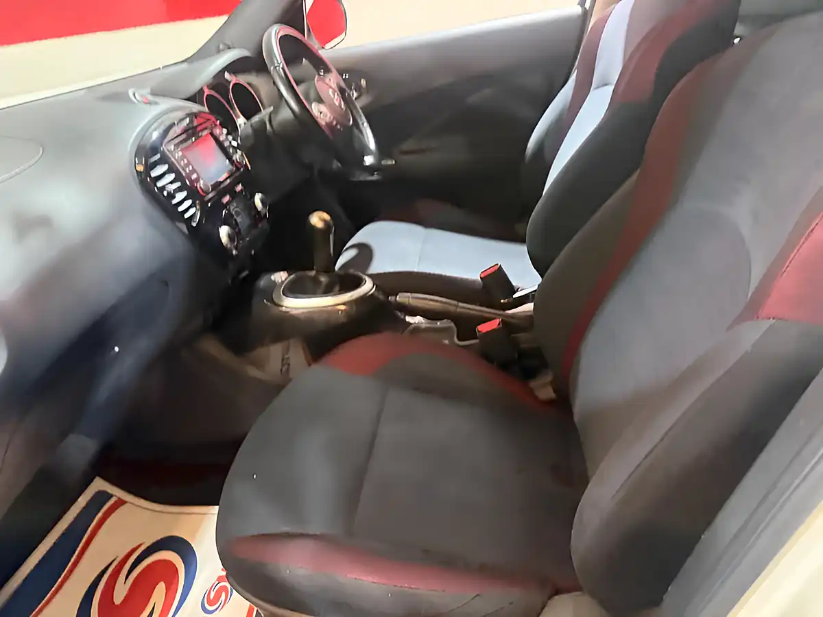 Used 2014 Nissan Juke N-Tec White - Interior and Exterior details 17